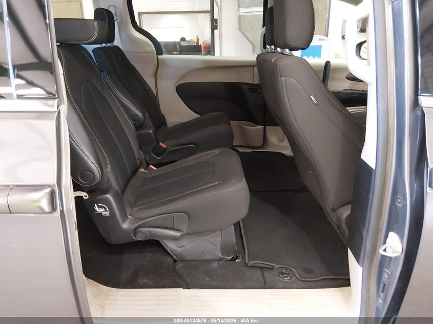 2022 Chrysler Voyager VIN 2C4RC1CG0NR127793 IAAI salvage auction — NORMAL WEAR, Sf97 (Alabama), sold $14,400 on 2026-07-16 (photo 8)