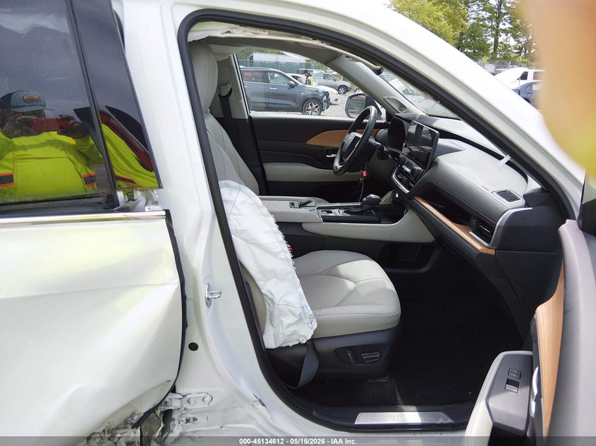 2025 Toyota Highlander VIN 5TDAAAA53SS028795 IAAI salvage auction — RIGHT SIDE, Salvage Title, sold $22,000 on 2026-07-29 (photo 5)