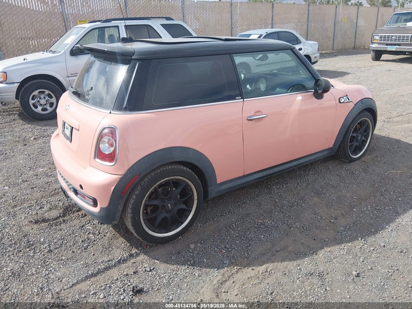 2011 Mini Cooper VIN WMWSV3C51BTY10657 IAAI salvage auction — NORMAL WEAR, Clear (California), sold $400 on 2026-07-10 (photo 4)