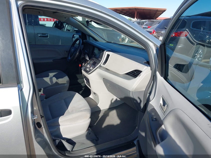 2020 Toyota Sienna VIN 5TDZZ3DC2LS057353 IAAI salvage auction — FRONT END, Salvage (Arizona), sold $6,500 on 2026-07-28 (photo 5)