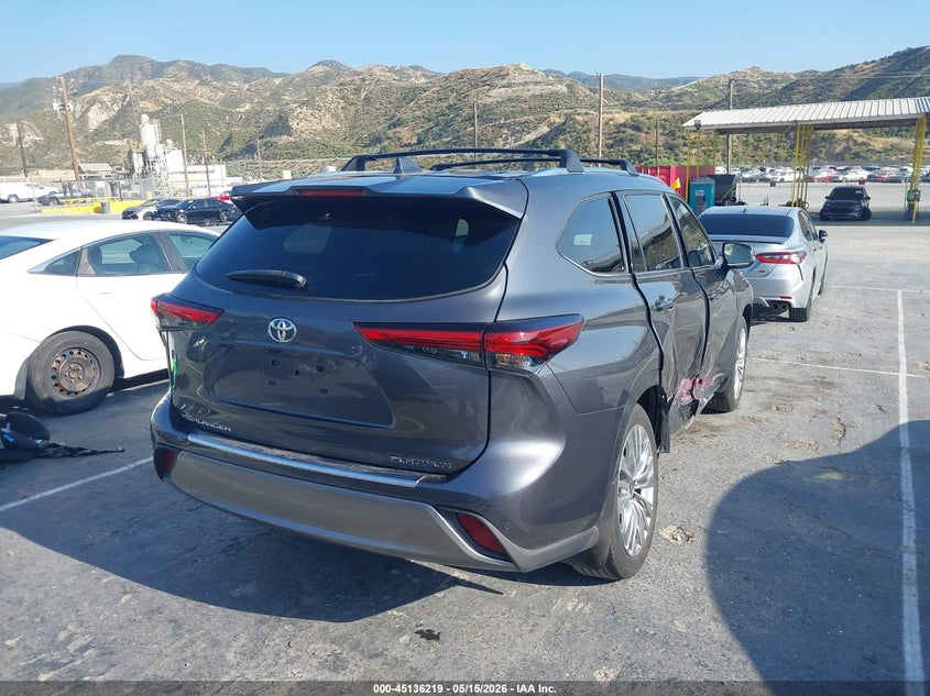 2023 Toyota Highlander VIN 5TDKDRAHXPS043273 IAAI salvage auction — RIGHT SIDE, Salvage (California), sold $19,350 on 2026-07-15 (photo 4)