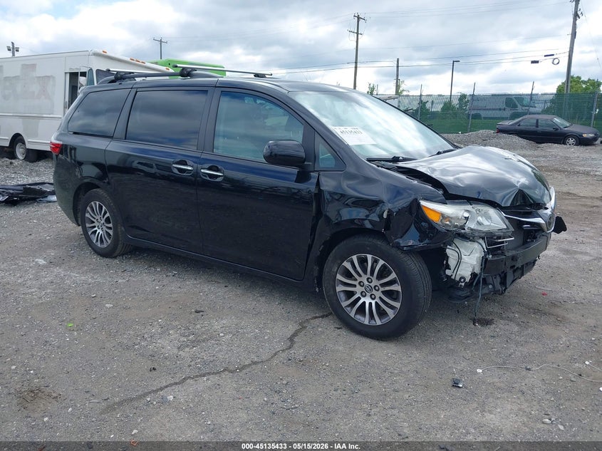 2020 Toyota Sienna VIN 5TDYZ3DC3LS038886 IAAI salvage auction — FRONT END, Salvage (Pennsylvania), sold $5,700 on 2026-07-31 (photo 1)