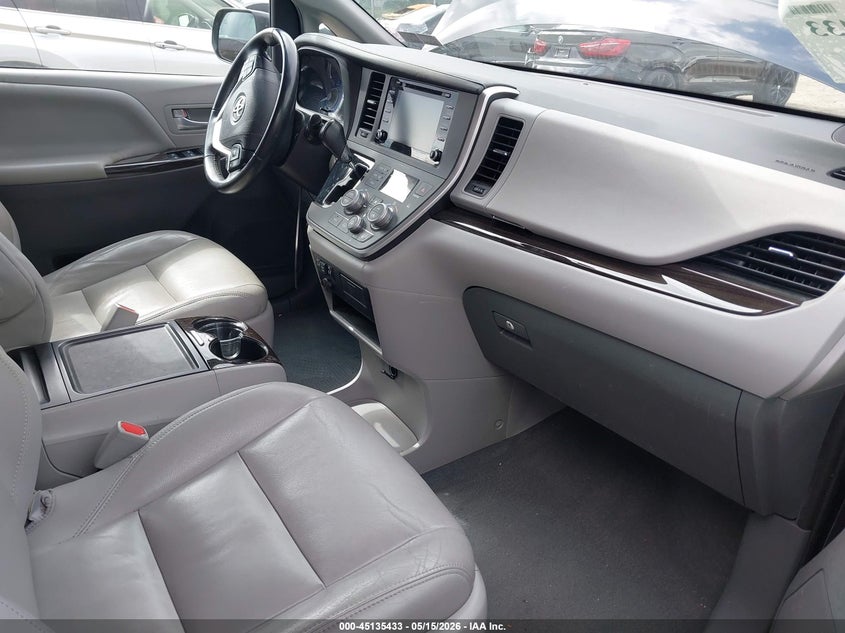2020 Toyota Sienna VIN 5TDYZ3DC3LS038886 IAAI salvage auction — FRONT END, Salvage (Pennsylvania), sold $5,700 on 2026-07-31 (photo 5)