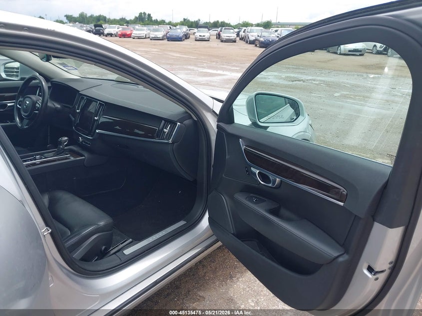 2018 Volvo S90 VIN LVY982MK4JP007252 IAAI salvage auction — REAR END, Salvage Title, sold $5,450 on 2026-07-22 (photo 5)