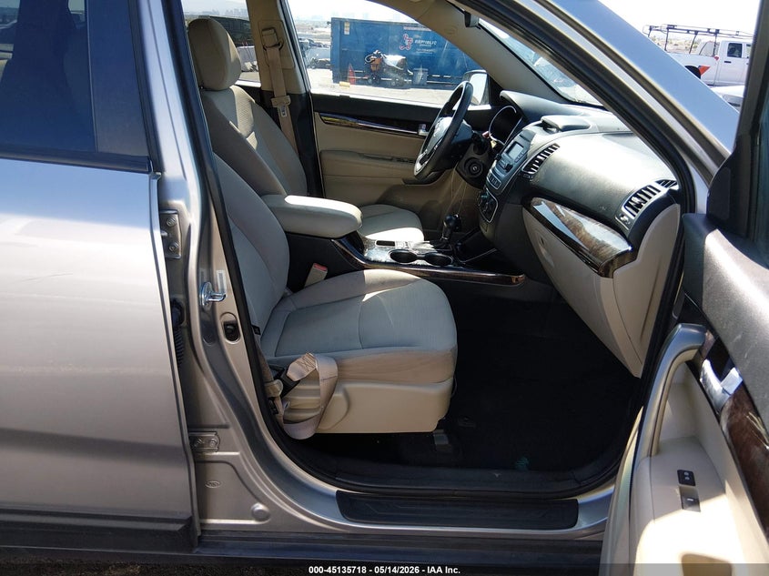 2014 Kia Sorento VIN 5XYKT3A63EG550265 IAAI salvage auction — NORMAL WEAR, Regular (Nevada), sold $925 on 2026-07-17 (photo 5)