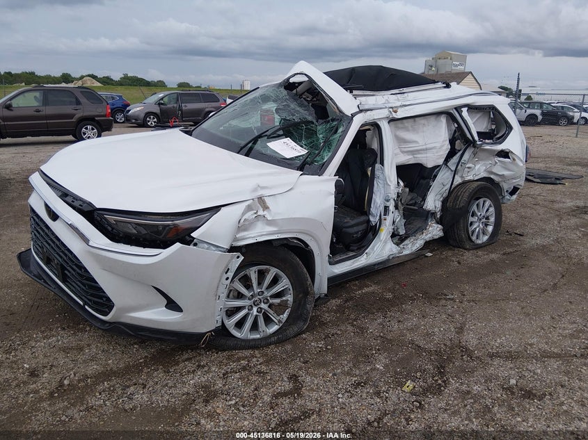 2025 Toyota Highlander VIN 5TDAAAB58SS078218 IAAI salvage auction — ROLLOVER, Salvage (Illinois), sold $275 on 2026-07-29 (photo 2)