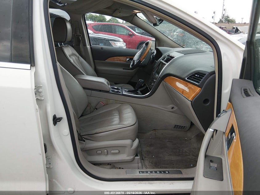 2013 Lincoln Mkx VIN 2LMDJ6JK4DBL43092 IAAI salvage auction — HAIL, Clear (Missouri), sold $800 on 2026-08-01 (photo 5)