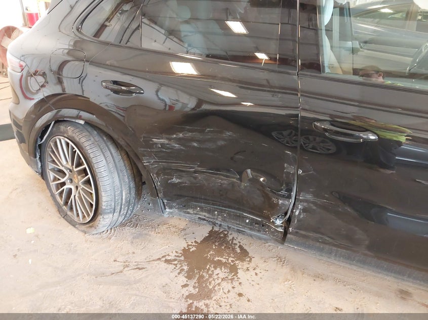 2023 Porsche Cayenne VIN WP1AE2AY9PDA12784 IAAI salvage auction — RIGHT SIDE, Clear (Michigan), sold $29,975 on 2026-07-13 (photo 6)