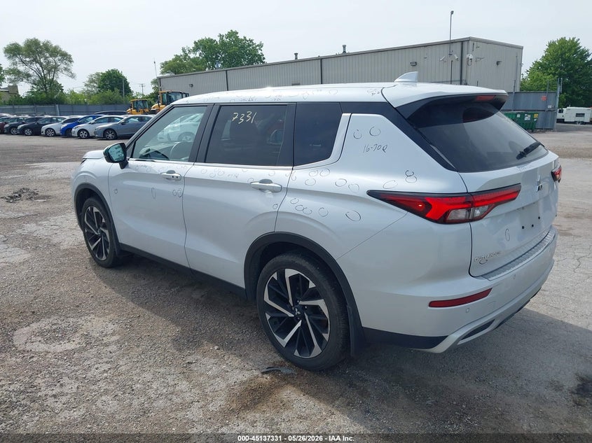 2023 Mitsubishi Outlander VIN JA4J4UA82PZ055070 IAAI salvage auction — HAIL, Salvage (Illinois), sold $6,000 on 2026-07-06 (photo 3)