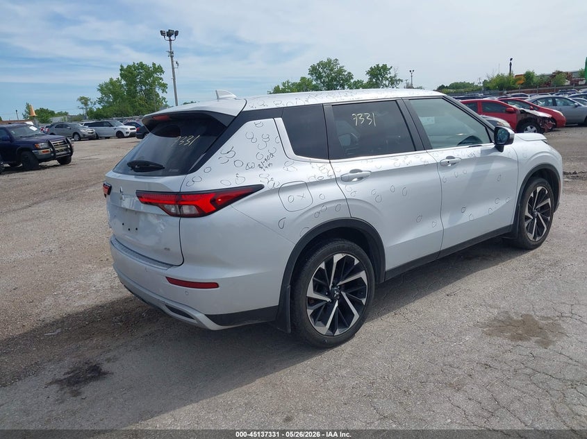 2023 Mitsubishi Outlander VIN JA4J4UA82PZ055070 IAAI salvage auction — HAIL, Salvage (Illinois), sold $6,000 on 2026-07-06 (photo 4)