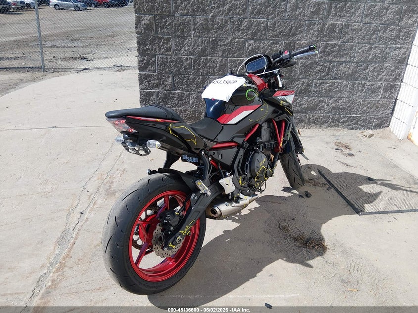 2024 Kawasaki Er VIN ML5EREN12RDAD2781 IAAI salvage auction — FRONT END, Salvage (Massachusetts), sold $525 on 2026-07-22 (photo 4)