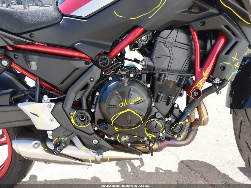 2024 Kawasaki Er VIN ML5EREN12RDAD2781 IAAI salvage auction — FRONT END, Salvage (Massachusetts), sold $525 on 2026-07-22 (photo 8)