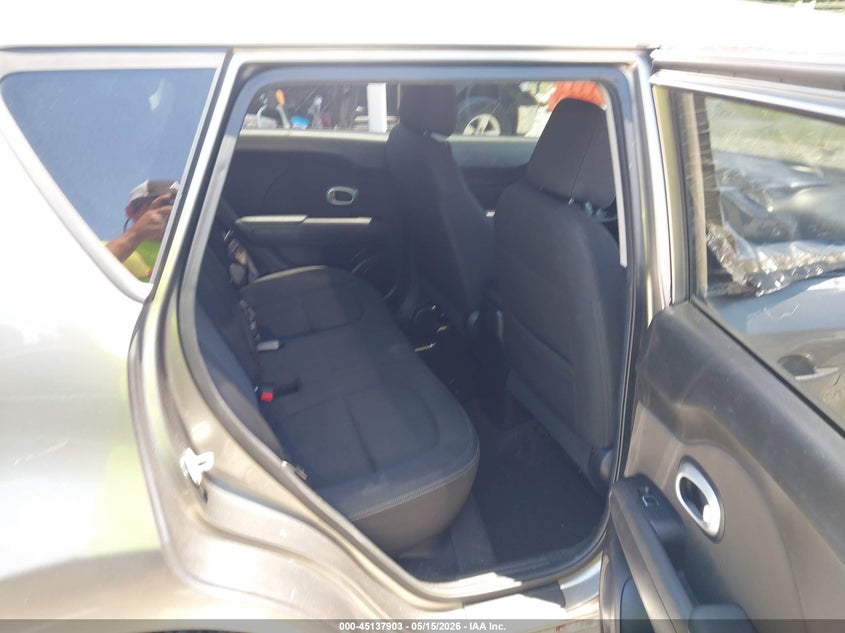 2018 Kia Soul VIN KNDJP3A55J7583590 IAAI salvage auction — RIGHT SIDE, Salvage (Mississippi), sold $1,150 on 2026-07-12 (photo 8)
