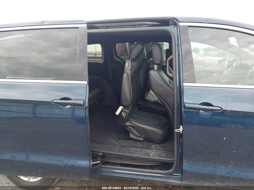 2025 Chrysler Pacifica VIN 2C4RC1BG0SR587551 IAAI salvage auction — HAIL, Salvage Title, sold $16,200 on 2026-08-19 (photo 8)