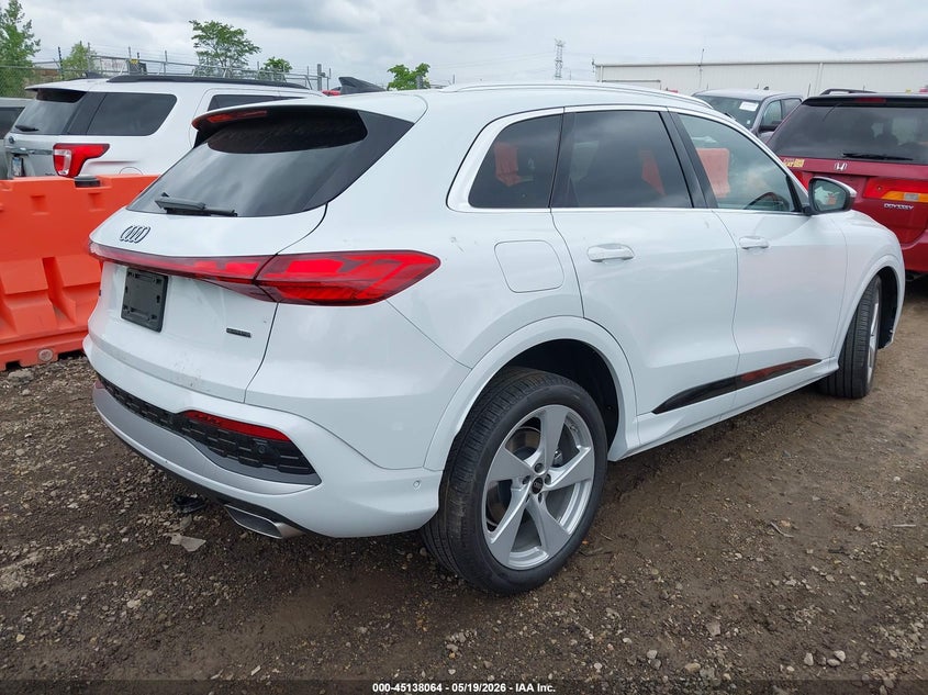 2025 Audi Q5 VIN WA13AAGU6S2023843 IAAI salvage auction — FRONT END, Salvage (Illinois), sold $25,000 on 2026-07-06 (photo 4)