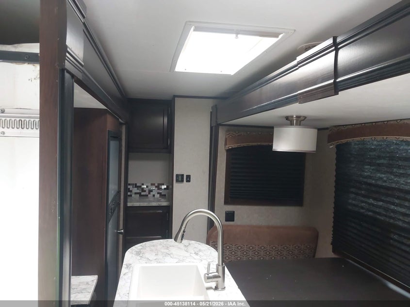 2018 Jayco Jayfl184bh VIN 1UJBJ0BT6J1T90305 IAAI salvage auction — HAIL, Salvage (Illinois), sold $8,875 on 2026-09-23 (photo 8)