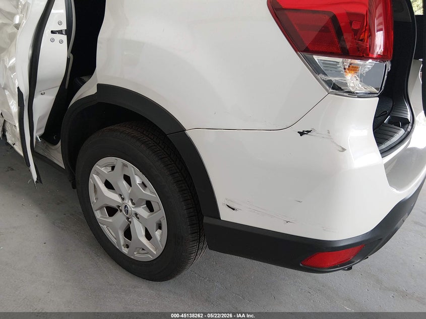 2022 Subaru Forester VIN JF2SKACC8NH450035 IAAI salvage auction — LEFT SIDE, Rebuildable (Florida), sold $4,400 on 2026-07-15 (photo 6)