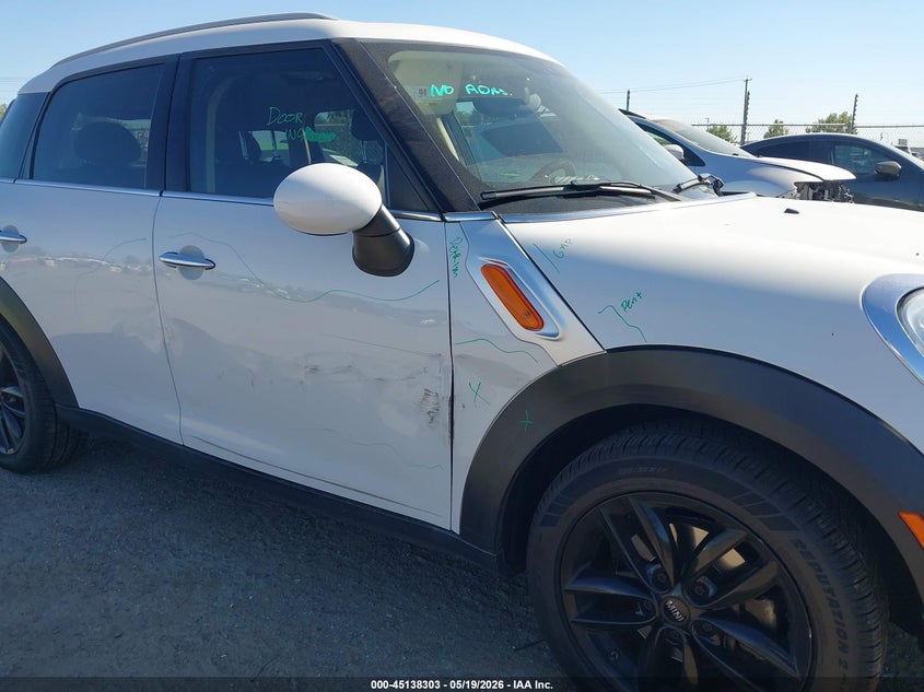 2013 Mini Countryman VIN WMWZB3C55DWR35475 IAAI salvage auction — RIGHT SIDE, Salvage (California), sold $2,325 on 2026-08-04 (photo 6)