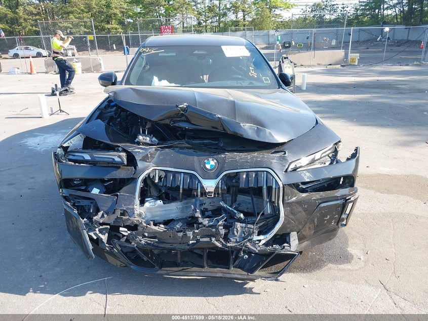 2023 BMW 7er VIN WBA33EJ02PCL97135 IAAI salvage auction — FRONT END, Mv-907A (New York), sold $20,700 on 2026-07-28 (photo 6)