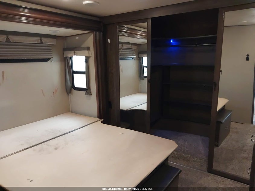 2016 Grand design Solitude VIN 573FS4229G1106082 IAAI salvage auction — ALL OVER, Salvage (Texas), sold $7,300 on 2026-07-15 (photo 5)