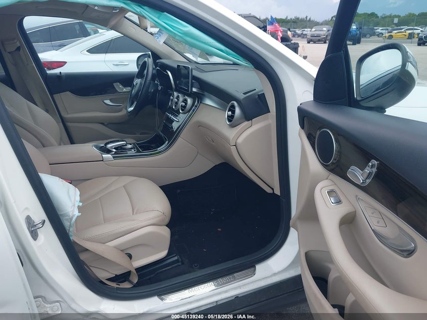 2017 Mercedes-benz Glc VIN WDC0G4JB2HF117620 IAAI salvage auction — RIGHT SIDE, Salvage Title, sold $5,550 on 2026-07-16 (photo 5)