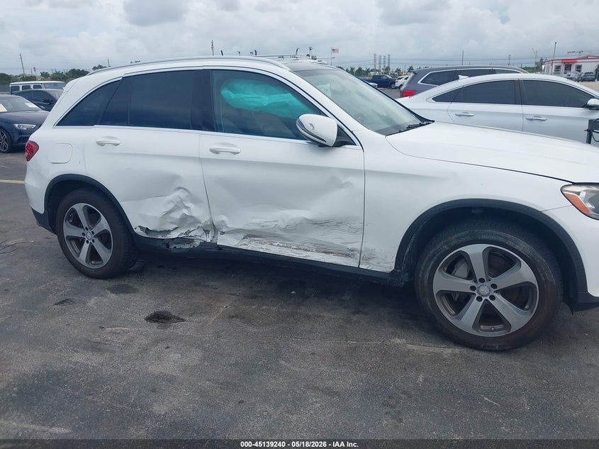 2017 Mercedes-benz Glc VIN WDC0G4JB2HF117620 IAAI salvage auction — RIGHT SIDE, Salvage Title, sold $5,550 on 2026-07-16 (photo 6)