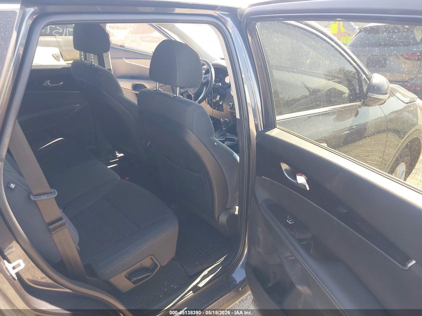 2018 Kia Sorento VIN 5XYPGDA35JG361584 IAAI salvage auction — THEFT, Salvage (Illinois), sold $2,200 on 2026-07-14 (photo 8)
