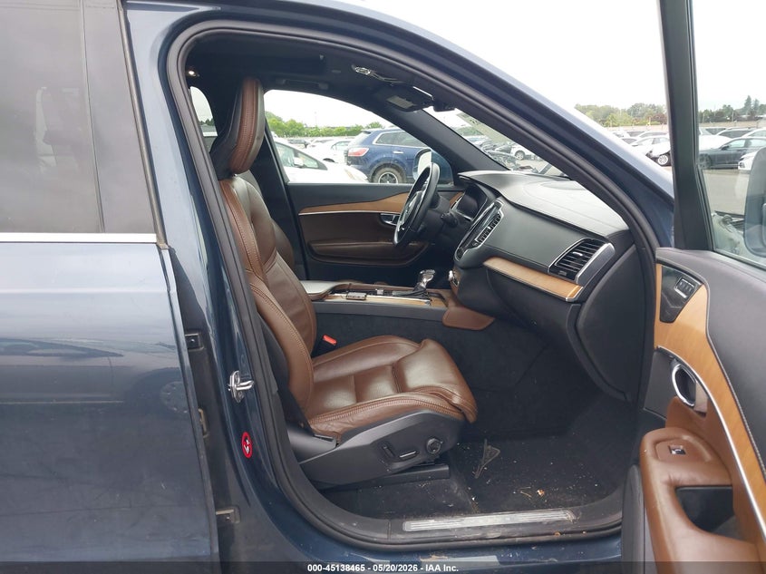 2019 Volvo Xc90 VIN YV4A22PL9K1420439 IAAI salvage auction — RIGHT FRONT, Salvage Title, sold $11,800 on 2026-08-27 (photo 5)