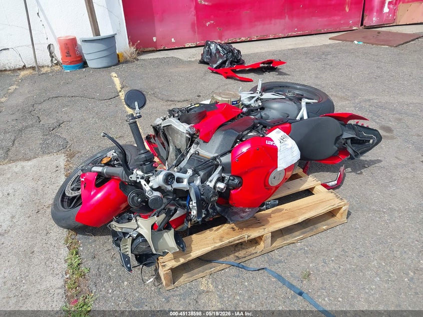 2019 Ducati Panigale VIN ZDMDAGNW3KB005760 IAAI salvage auction — FRONT & REAR, Salvage (Oregon), sold $3,700 on 2026-08-06 (photo 2)