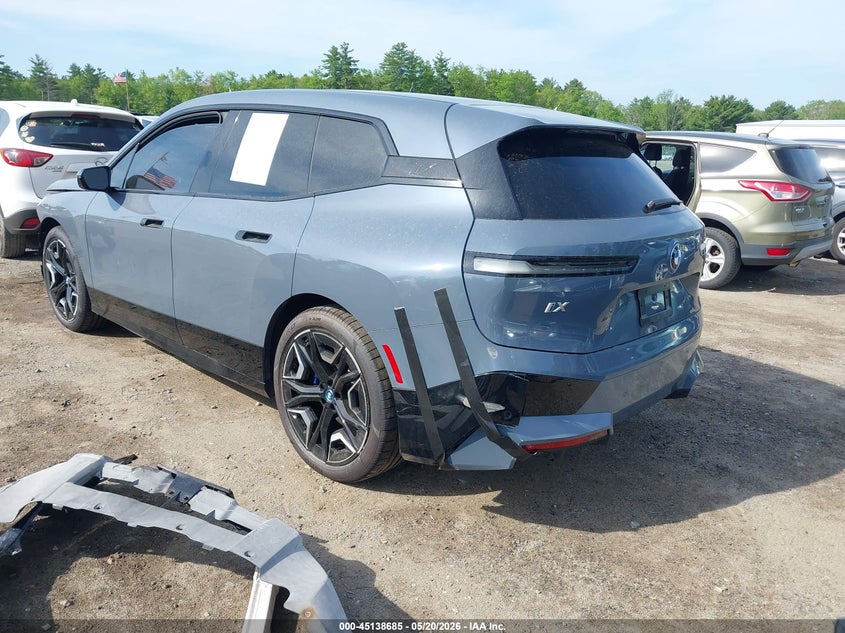 2022 BMW Ix VIN WB523CF05NCK53681 IAAI salvage auction — FRONT & REAR, Salvage (Massachusetts), sold $23,800 on 2026-07-10 (photo 3)