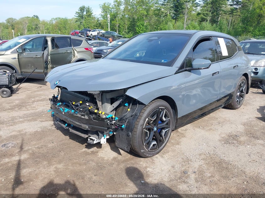 2022 BMW Ix VIN WB523CF05NCK53681 IAAI salvage auction — FRONT & REAR, Salvage (Massachusetts), sold $23,800 on 2026-07-10 (photo 2)