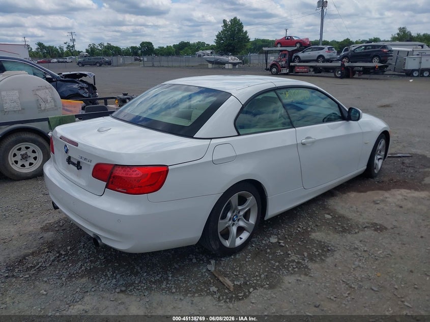 2013 BMW 3er VIN WBADX7C54DPA97830 IAAI salvage auction — LEFT SIDE, Salvage (Virginia), sold $2,200 on 2026-07-14 (photo 4)