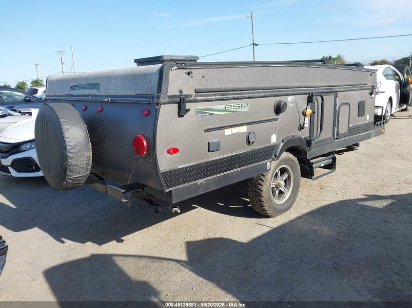 2018 Rockwood Forest r esp series m-2280 VIN 4X4CFM616JD303825 IAAI salvage auction — Unknown, Wait Title, sold $550 on 2026-09-24 (photo 4)