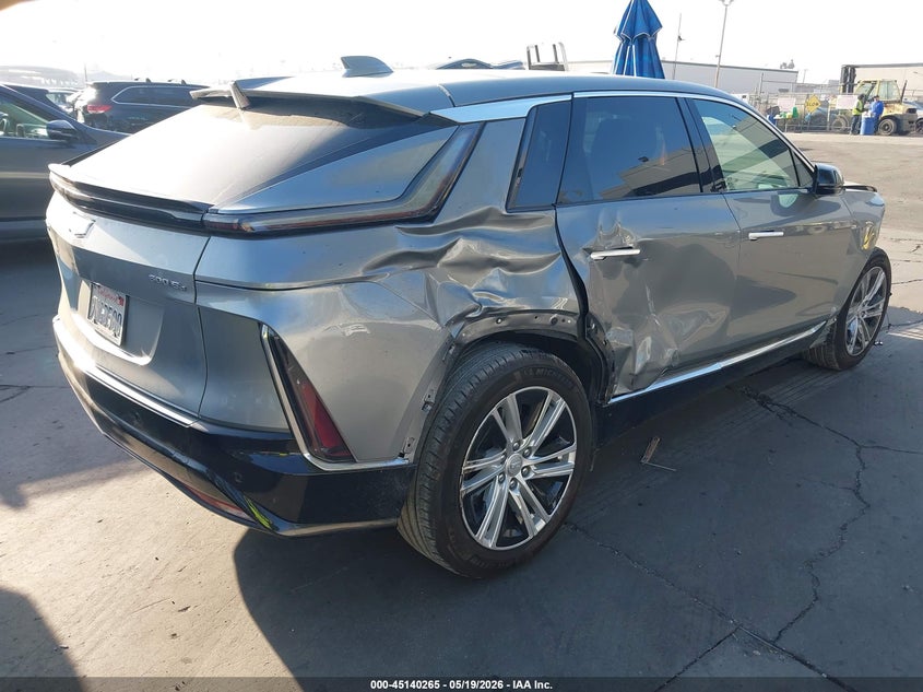 2024 Cadillac Lyriq VIN 1GYKPMRL5RZ138029 IAAI salvage auction — RIGHT FRONT, Salvage Title, sold $8,750 on 2026-07-15 (photo 4)