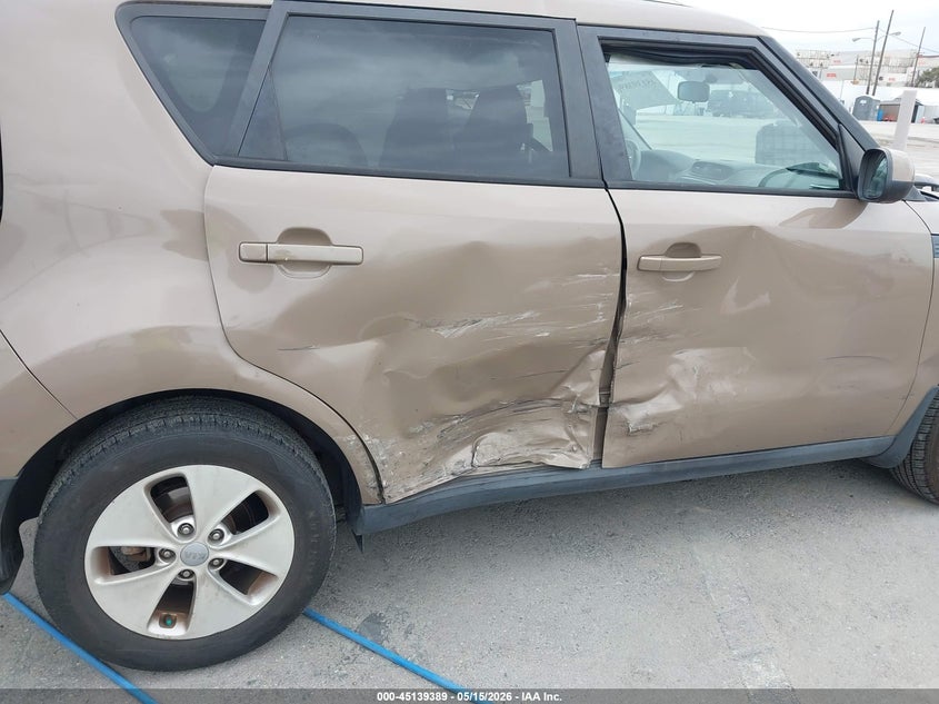 2014 Kia Soul VIN KNDJN2A2XE7068452 IAAI salvage auction — RIGHT SIDE, Salvage (California), sold $1,475 on 2026-07-08 (photo 6)