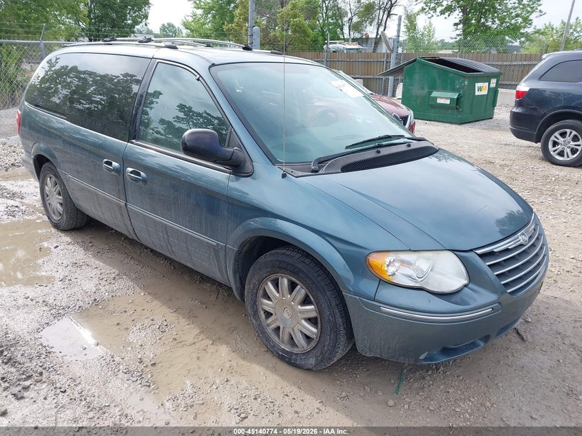 2005 Chrysler Town & country VIN 2C4GP64L85R115928 IAAI salvage auction — NORMAL WEAR, Clear (Illinois), sold $450 on 2026-07-20 (photo 1)