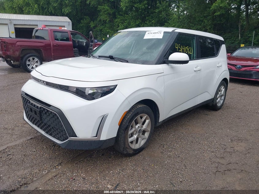 2024 Kia Soul VIN KNDJ23AU8R7235929 IAAI salvage auction — RIGHT SIDE, Salvage (Indiana), sold $5,100 on 2026-07-15 (photo 2)