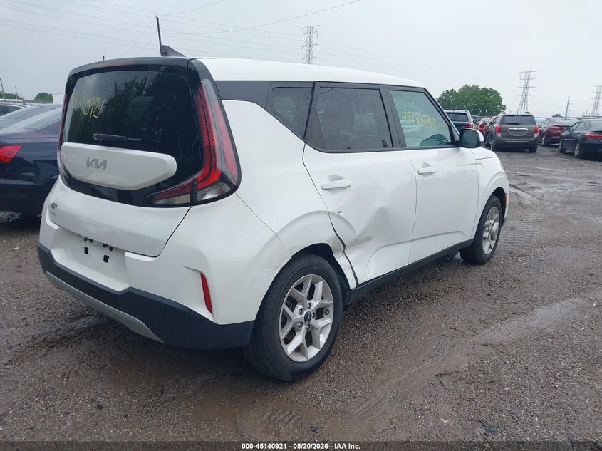 2024 Kia Soul VIN KNDJ23AU8R7235929 IAAI salvage auction — RIGHT SIDE, Salvage (Indiana), sold $5,100 on 2026-07-15 (photo 4)