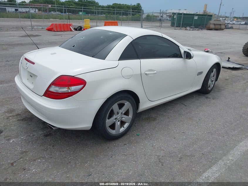 2007 Mercedes-benz Slk-class VIN WDBWK54F87F137497 IAAI salvage auction — HAIL, Salvage (Illinois), sold $1,500 on 2026-07-14 (photo 4)