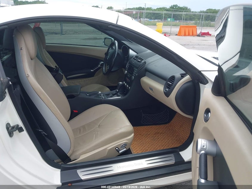 2007 Mercedes-benz Slk-class VIN WDBWK54F87F137497 IAAI salvage auction — HAIL, Salvage (Illinois), sold $1,500 on 2026-07-14 (photo 8)