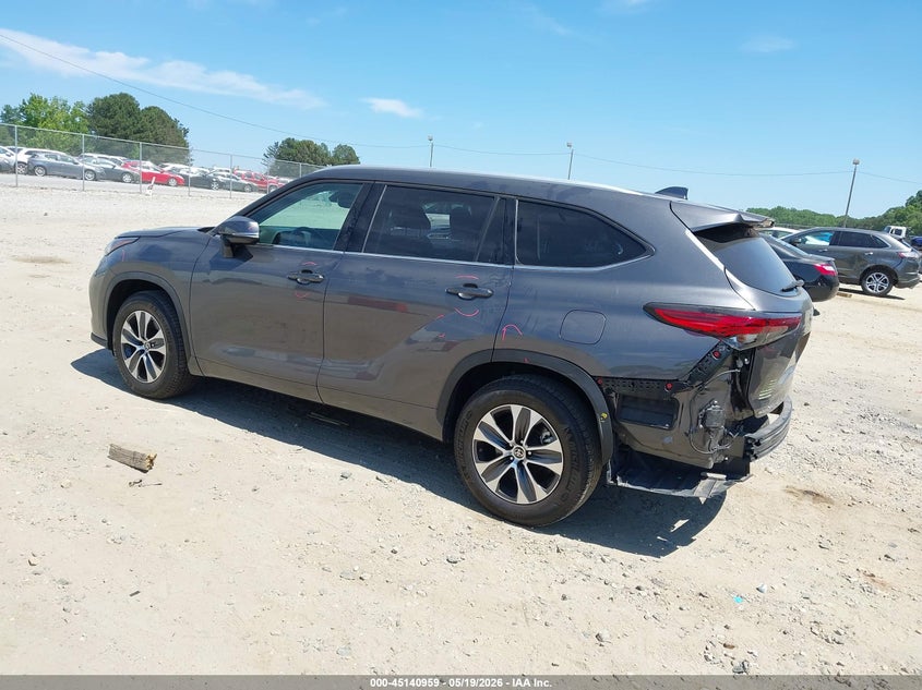 2022 Toyota Highlander VIN 5TDGZRAH9NS552338 IAAI salvage auction — RIGHT SIDE, Salvage (Georgia), sold $12,600 on 2026-07-23 (photo 3)
