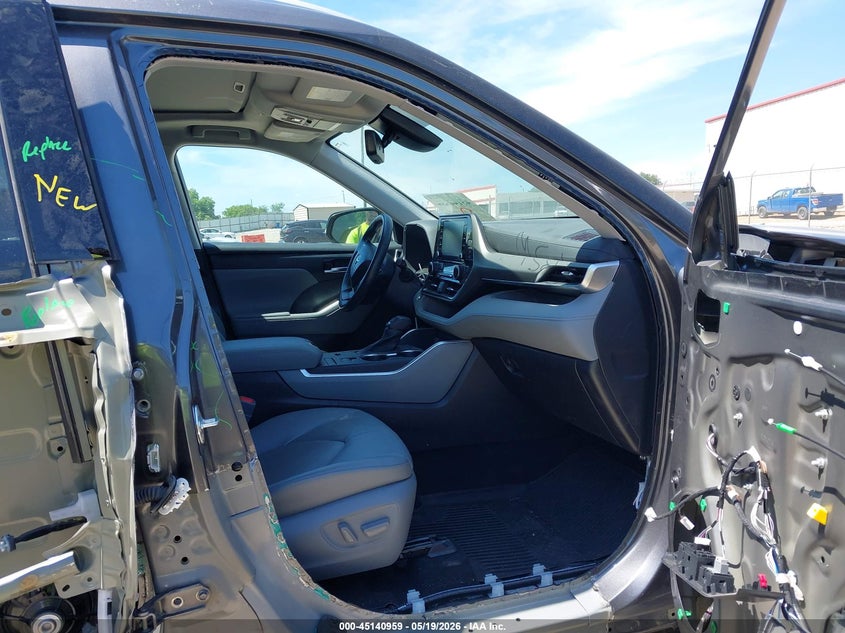 2022 Toyota Highlander VIN 5TDGZRAH9NS552338 IAAI salvage auction — RIGHT SIDE, Salvage (Georgia), sold $12,600 on 2026-07-23 (photo 5)