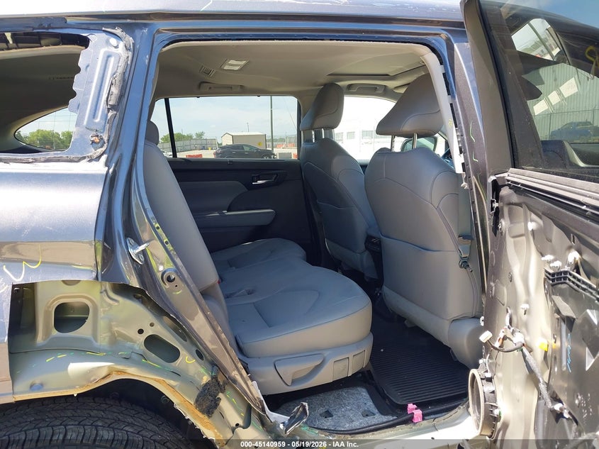 2022 Toyota Highlander VIN 5TDGZRAH9NS552338 IAAI salvage auction — RIGHT SIDE, Salvage (Georgia), sold $12,600 on 2026-07-23 (photo 8)