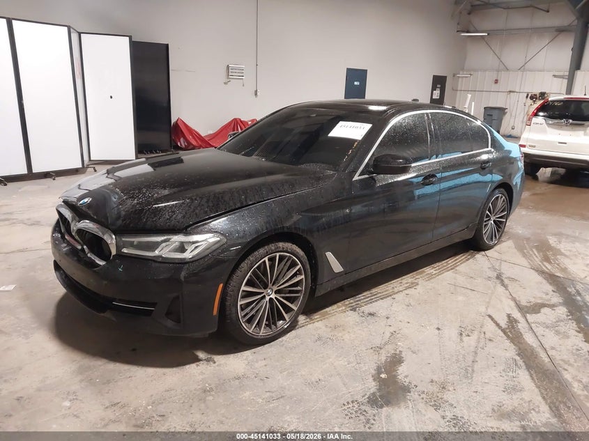2022 BMW 5er VIN WBA73BJ08NWX57763 IAAI salvage auction — FRONT & REAR, Salvage (Illinois), sold $21,200 on 2026-08-22 (photo 2)