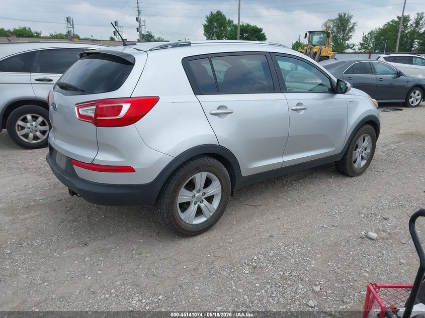 2012 Kia Sportage VIN KNDPBCA25C7233975 IAAI salvage auction — HAIL, Salvage (Missouri), sold $2,300 on 2026-07-30 (photo 4)