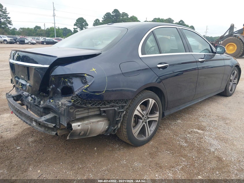 2018 Mercedes-benz E-klasse VIN WDDZF4JB7JA317871 IAAI salvage auction — REAR END, Original (Texas), sold $9,500 on 2026-07-24 (photo 4)