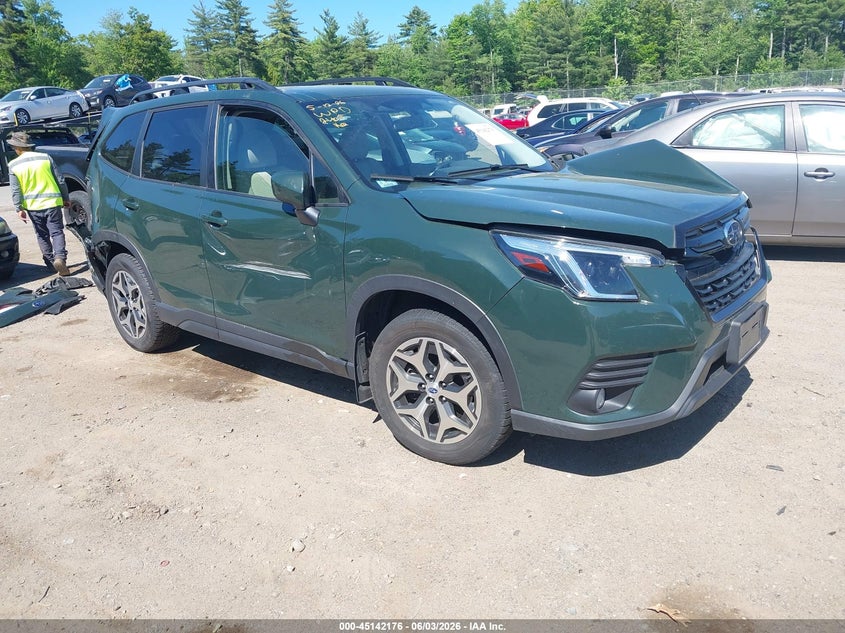 2022 Subaru Forester VIN JF2SKAEC2NH462405 IAAI salvage auction — FRONT & REAR, Salvage (Massachusetts), sold $3,000 on 2026-07-27 (photo 1)