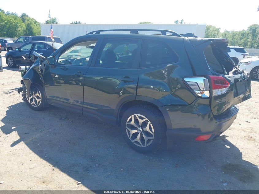 2022 Subaru Forester VIN JF2SKAEC2NH462405 IAAI salvage auction — FRONT & REAR, Salvage (Massachusetts), sold $3,000 on 2026-07-27 (photo 3)