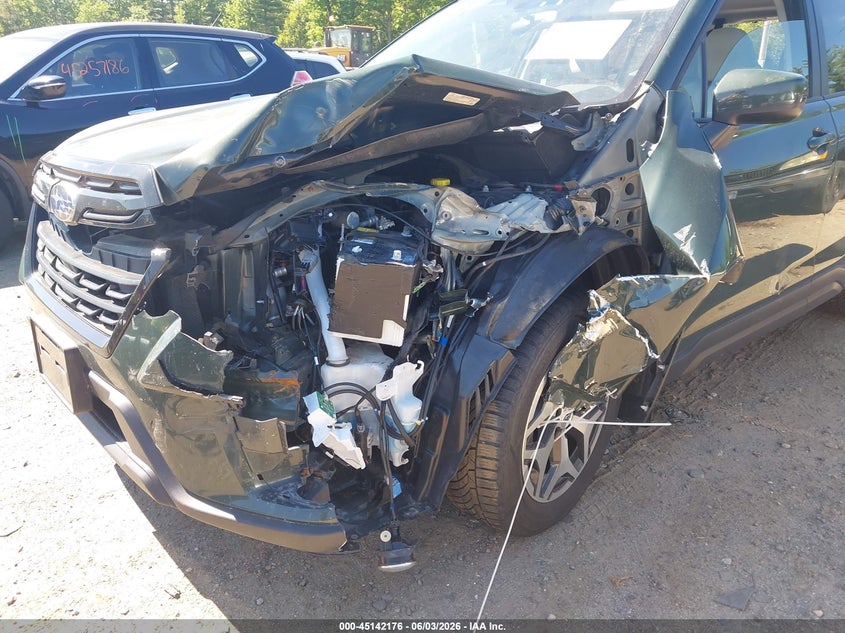 2022 Subaru Forester VIN JF2SKAEC2NH462405 IAAI salvage auction — FRONT & REAR, Salvage (Massachusetts), sold $3,000 on 2026-07-27 (photo 6)