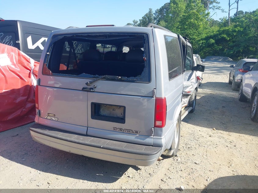 2000 Chevrolet Astro VIN 1GNEL19W5YB199273 IAAI salvage auction — ROLLOVER, Salvage (Georgia), sold $375 on 2026-07-07 (photo 4)